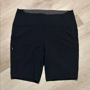 Mounting Hard Wear Dynama High Rise Black Bermuda Shorts